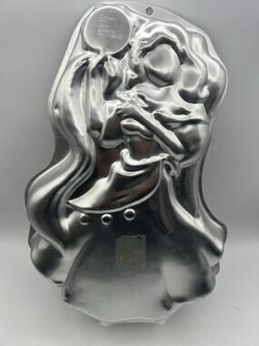 Vintage Disney Snow White Cake Pan Wilton 1996 Aluminum Baking Mold